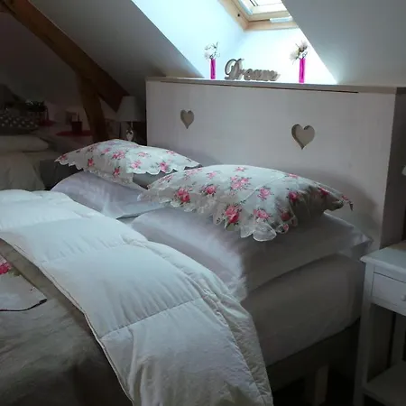 Clos De La Haute Riviere Bed & Breakfast La Fresnaye-au-Sauvage