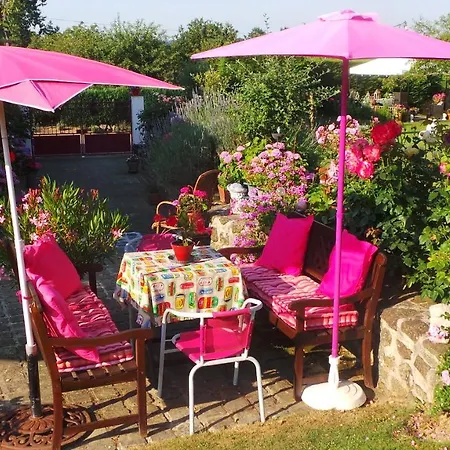 Clos De La Haute Riviere Bed & Breakfast *